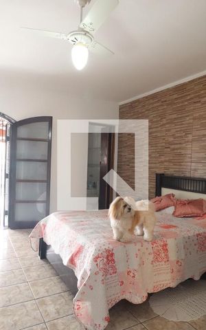 Casa à venda com 140m², 2 quartos e 2 vagasQuarto 1 suíte