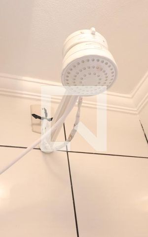 Casa à venda com 140m², 2 quartos e 2 vagasBanheiro Quarto 1 suíte