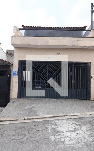 Casa à venda com 140m², 2 quartos e 2 vagasFachada