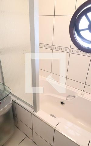 Casa à venda com 140m², 2 quartos e 2 vagasBanheiro Quarto 1 suíte