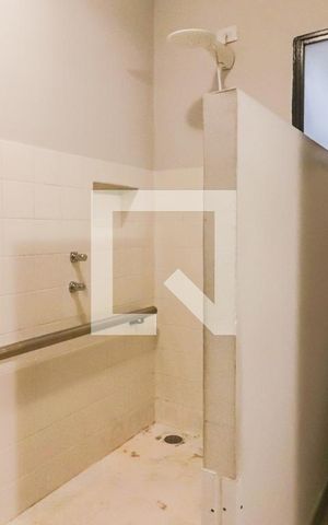 Casa à venda com 230m², 5 quartos e 3 vagas Casa à venda com 230m², 5 quartos e 3 vagasBanheiro da Suíte 1