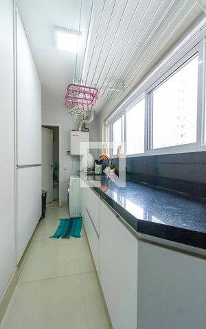 Apartamento à venda com 155m², 3 quartos e 3 vagas Apartamento à venda com 155m², 3 quartos e 3 vagasÁrea de Serviço