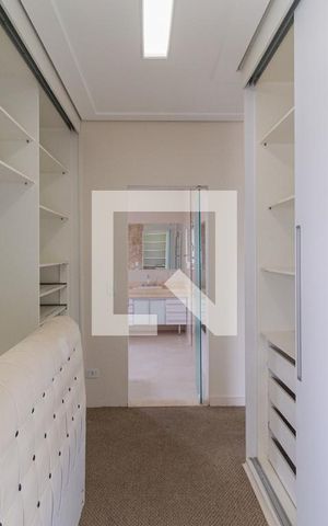 Casa à venda com 500m², 6 quartos e 8 vagas Casa à venda com 500m², 6 quartos e 8 vagasSuíte 3
