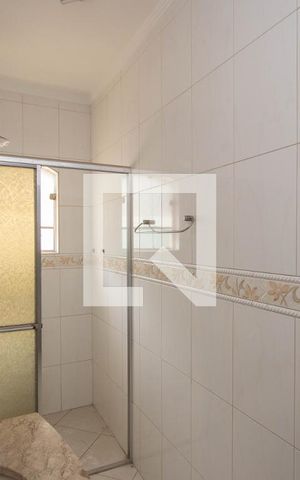 Casa para alugar com 117m², 3 quartos e 3 vagasBanheiro 1