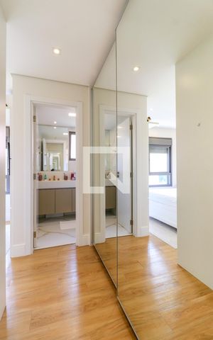 Apartamento à venda com 113m², 3 quartos e 2 vagas Apartamento à venda com 113m², 3 quartos e 2 vagasCloset da Suíte