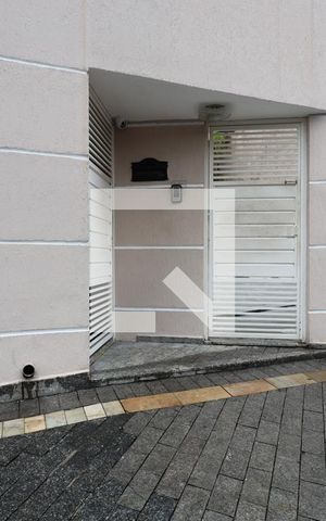 Casa de condomínio à venda com 174m², 4 quartos e 2 vagas Casa de condomínio à venda com 174m², 4 quartos e 2 vagasFachada do condomínio