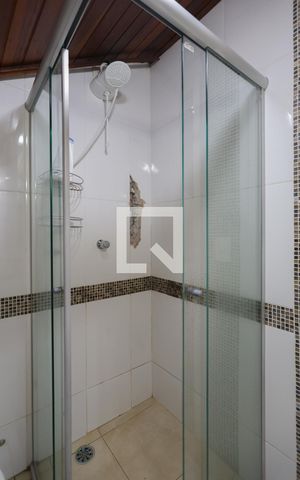 Casa de condomínio à venda com 174m², 4 quartos e 2 vagas Casa de condomínio à venda com 174m², 4 quartos e 2 vagasBanheiro da suíte 1