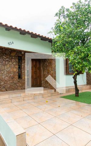 Casa à venda com 183m², 3 quartos e 4 vagas Casa à venda com 183m², 3 quartos e 4 vagasFachada