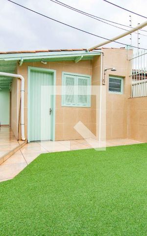 Casa à venda com 183m², 3 quartos e 4 vagas Casa à venda com 183m², 3 quartos e 4 vagasÁrea comum