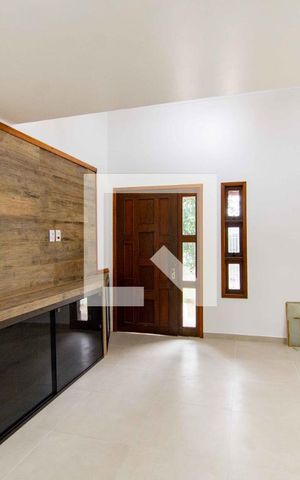 Casa à venda com 183m², 3 quartos e 4 vagas Casa à venda com 183m², 3 quartos e 4 vagasSala