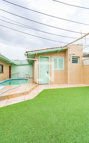 Casa à venda com 183m², 3 quartos e 4 vagas Casa à venda com 183m², 3 quartos e 4 vagasÁrea comum