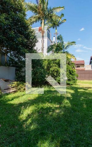 Casa à venda com 500m², 5 quartos e 4 vagas Casa à venda com 500m², 5 quartos e 4 vagasÁrea Externa