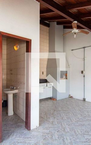 Casa à venda com 500m², 5 quartos e 4 vagas Casa à venda com 500m², 5 quartos e 4 vagasChurrasqueira