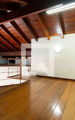 Casa à venda com 500m², 5 quartos e 4 vagas Casa à venda com 500m², 5 quartos e 4 vagasQuarto 1