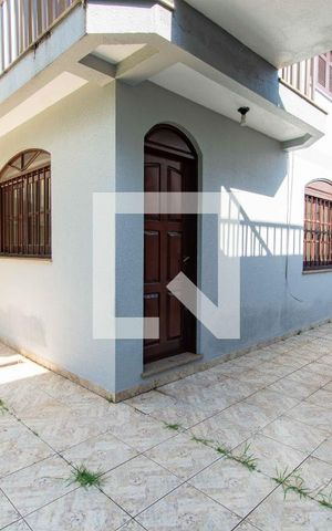 Casa à venda com 500m², 5 quartos e 4 vagas Casa à venda com 500m², 5 quartos e 4 vagasGaragem