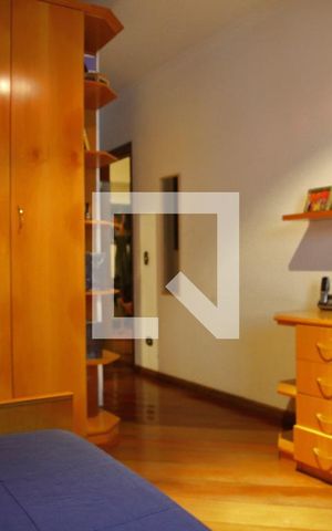 Casa à venda com 252m², 3 quartos e 4 vagasSuíte 2