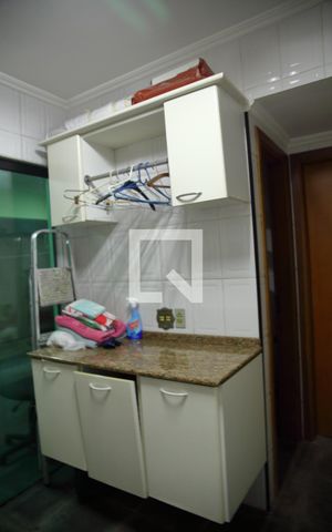 Casa à venda com 252m², 3 quartos e 4 vagasÁrea de Serviço