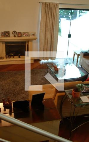 Casa à venda com 252m², 3 quartos e 4 vagasSala