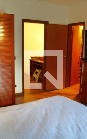 Casa à venda com 252m², 3 quartos e 4 vagasSuíte 1