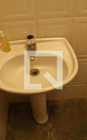 Casa à venda com 252m², 3 quartos e 4 vagasBanheiro de Serviço