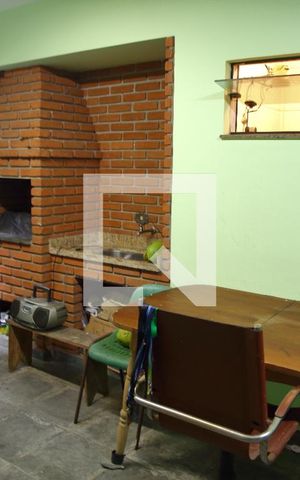 Casa à venda com 252m², 3 quartos e 4 vagasQuintal/ Área de Convivência Churrasqueira