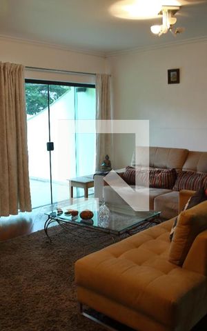 Casa à venda com 252m², 3 quartos e 4 vagasSala