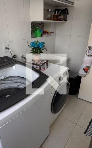 Casa à venda com 358m², 5 quartos e 6 vagas Casa à venda com 358m², 5 quartos e 6 vagasÁrea de Serviço