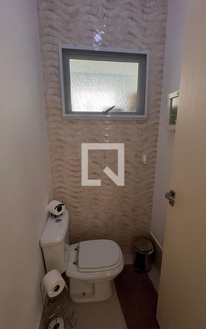 Casa à venda com 358m², 5 quartos e 6 vagas Casa à venda com 358m², 5 quartos e 6 vagasLavabo