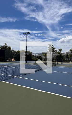 Casa à venda com 358m², 5 quartos e 6 vagas Casa à venda com 358m², 5 quartos e 6 vagasQuadra Esportiva