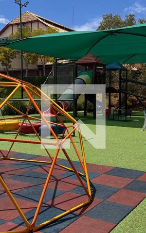 Casa à venda com 358m², 5 quartos e 6 vagas Casa à venda com 358m², 5 quartos e 6 vagasÁrea comum - Playground