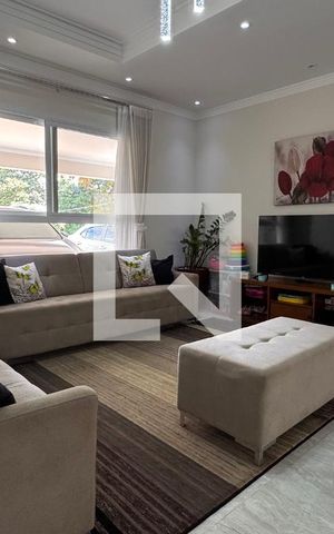 Casa à venda com 358m², 5 quartos e 6 vagas Casa à venda com 358m², 5 quartos e 6 vagasSala