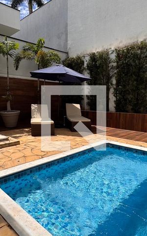 Casa à venda com 358m², 5 quartos e 6 vagas Casa à venda com 358m², 5 quartos e 6 vagasPiscina