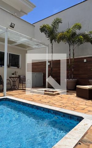 Casa à venda com 358m², 5 quartos e 6 vagas Casa à venda com 358m², 5 quartos e 6 vagasPiscina