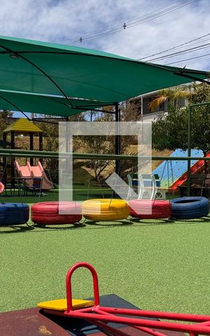 Casa à venda com 358m², 5 quartos e 6 vagas Casa à venda com 358m², 5 quartos e 6 vagasÁrea comum - Playground