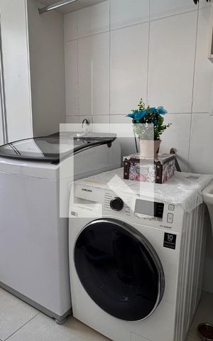 Casa à venda com 358m², 5 quartos e 6 vagas Casa à venda com 358m², 5 quartos e 6 vagasÁrea de Serviço