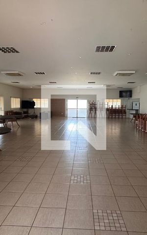 Casa à venda com 358m², 5 quartos e 6 vagas Casa à venda com 358m², 5 quartos e 6 vagasÁrea comum - Salão de festas