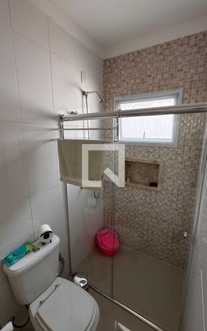 Casa à venda com 358m², 5 quartos e 6 vagas Casa à venda com 358m², 5 quartos e 6 vagasBanheiro da Suíte 3