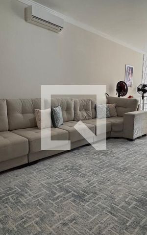 Casa à venda com 358m², 5 quartos e 6 vagas Casa à venda com 358m², 5 quartos e 6 vagasSala 2