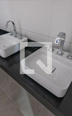 Casa de condomínio à venda com 226m², 3 quartos e 3 vagas Casa de condomínio à venda com 226m², 3 quartos e 3 vagasSuíte