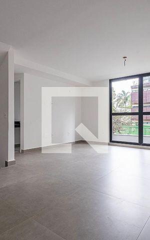 Casa de condomínio à venda com 226m², 3 quartos e 3 vagas Casa de condomínio à venda com 226m², 3 quartos e 3 vagasSala