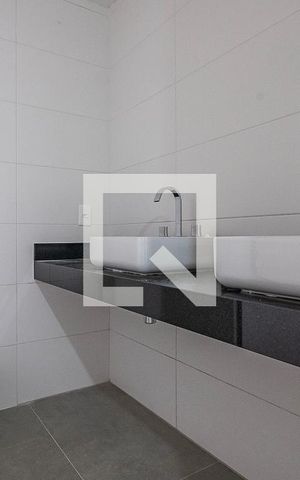 Casa de condomínio à venda com 226m², 3 quartos e 3 vagas Casa de condomínio à venda com 226m², 3 quartos e 3 vagasSuíte