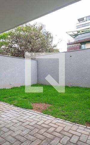 Casa de condomínio à venda com 226m², 3 quartos e 3 vagas Casa de condomínio à venda com 226m², 3 quartos e 3 vagasQuintal