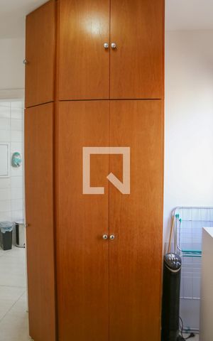Apartamento à venda com 104m², 3 quartos e 2 vagas Apartamento à venda com 104m², 3 quartos e 2 vagasQuarto de Serviço