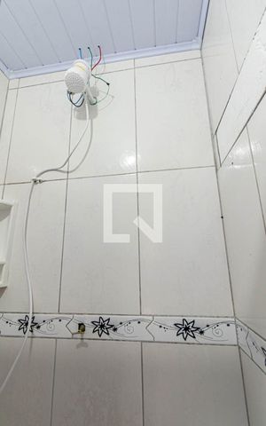 Casa para alugar com 100m², 2 quartos e 1 vaga Casa para alugar com 100m², 2 quartos e 1 vagaBanheiro Social