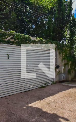 Casa à venda com 338m², 4 quartos e 5 vagas Casa à venda com 338m², 4 quartos e 5 vagasGaragem