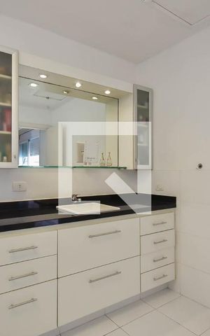 Casa à venda com 338m², 4 quartos e 5 vagas Casa à venda com 338m², 4 quartos e 5 vagasBanheiro Suíte 1