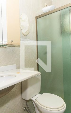 Casa à venda com 120m², 3 quartos e 2 vagas Casa à venda com 120m², 3 quartos e 2 vagasBanheiro