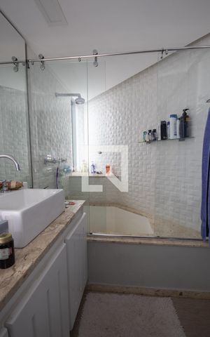Casa para alugar com 500m², 5 quartos e 4 vagasBanheiro da Suíte 3