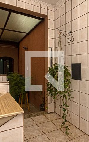 Casa à venda com 200m², 3 quartos e 5 vagas Casa à venda com 200m², 3 quartos e 5 vagasÁrea de Serviço