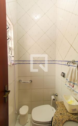Casa à venda com 175m², 3 quartos e 2 vagas Casa à venda com 175m², 3 quartos e 2 vagasLavabo